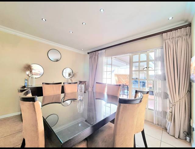 5 BEDROOM HOUSE TO LET IN BEDFORDVIEW